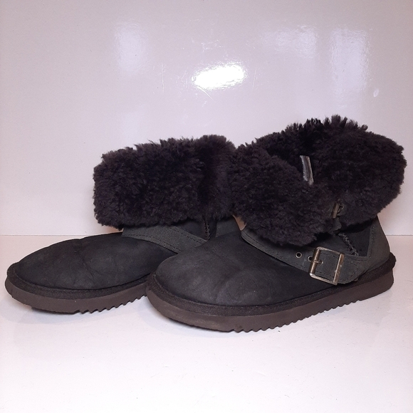 Kirkland Signature Sheepskin Shearling Boots Mid Calf Foldover Buckle Winter - Picture 3 of 15
